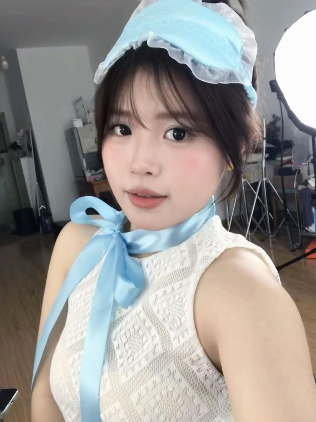 再也不卖萌了根本没人买^-^੭