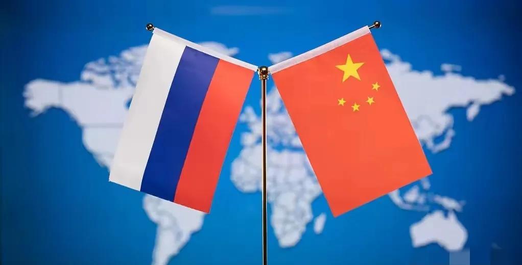 4月28日，在巴西的金砖外长会上，俄罗斯外长拉夫罗夫和我国王毅外长见面聊得很实在
