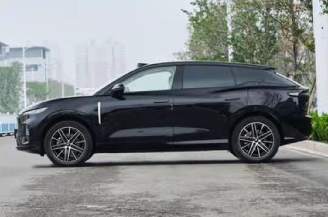 十万级SUV堆料王续航1730公里4.77米大空间+水晶三件套当下10