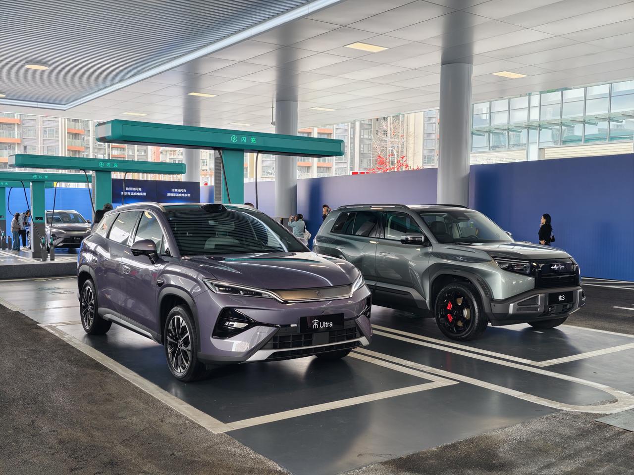 新款的闪充技术正式发布，需要依赖第二代刀片电池，无论是插混还是纯电车型均可搭载。