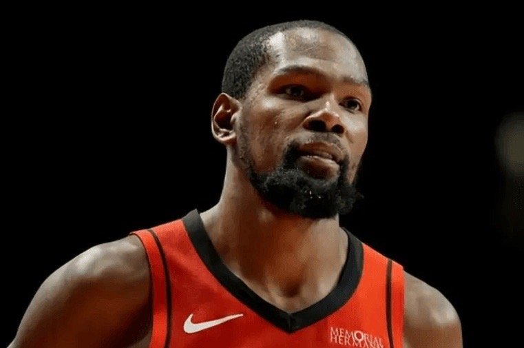 火箭以后续约是个大麻烦，阿门起码3500伊森起码2500谢泼德你肯定也希望他打出