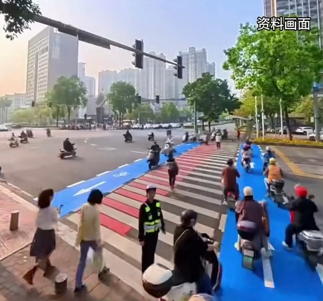 广东清远这条斑马线，真值得全国大中小城市抄作业！最近，广东清远创新推出的人