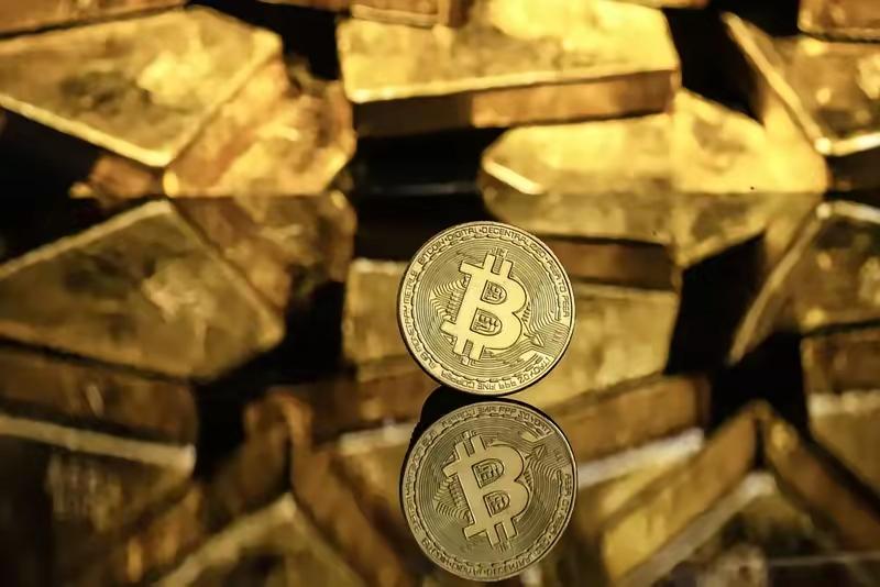 美国一直想拉中国进入比特币领域，这样他天量的债务可以通过比特币来偿还，但我国不上