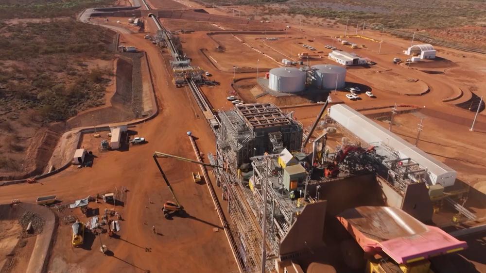 中国铁矿石供应链新的里程碑。30日《彭博社》报道，澳大利亚力拓和福德士河两家全