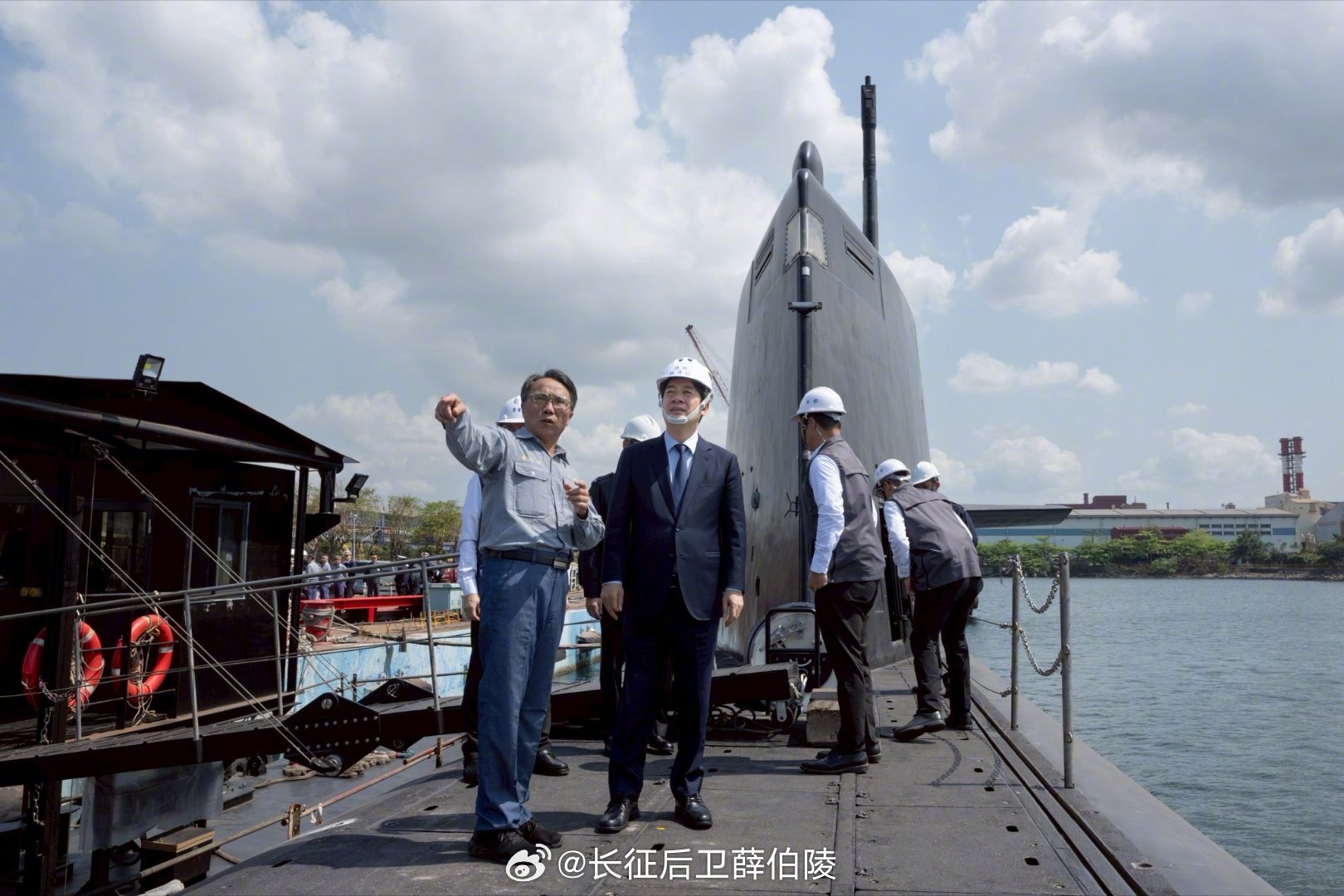 早晚收了你们赖狗视察海鲲潜艇内部，内部装饰首次曝光海洋强国路