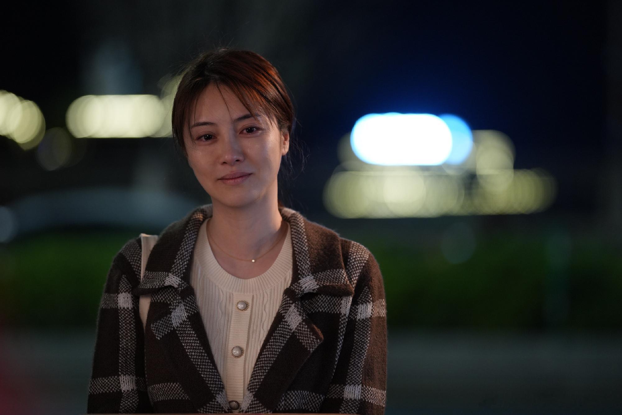 【半退圈女演员回应翻红】中年女演员生存困境31日，演员发长文回应因《利剑·玫瑰