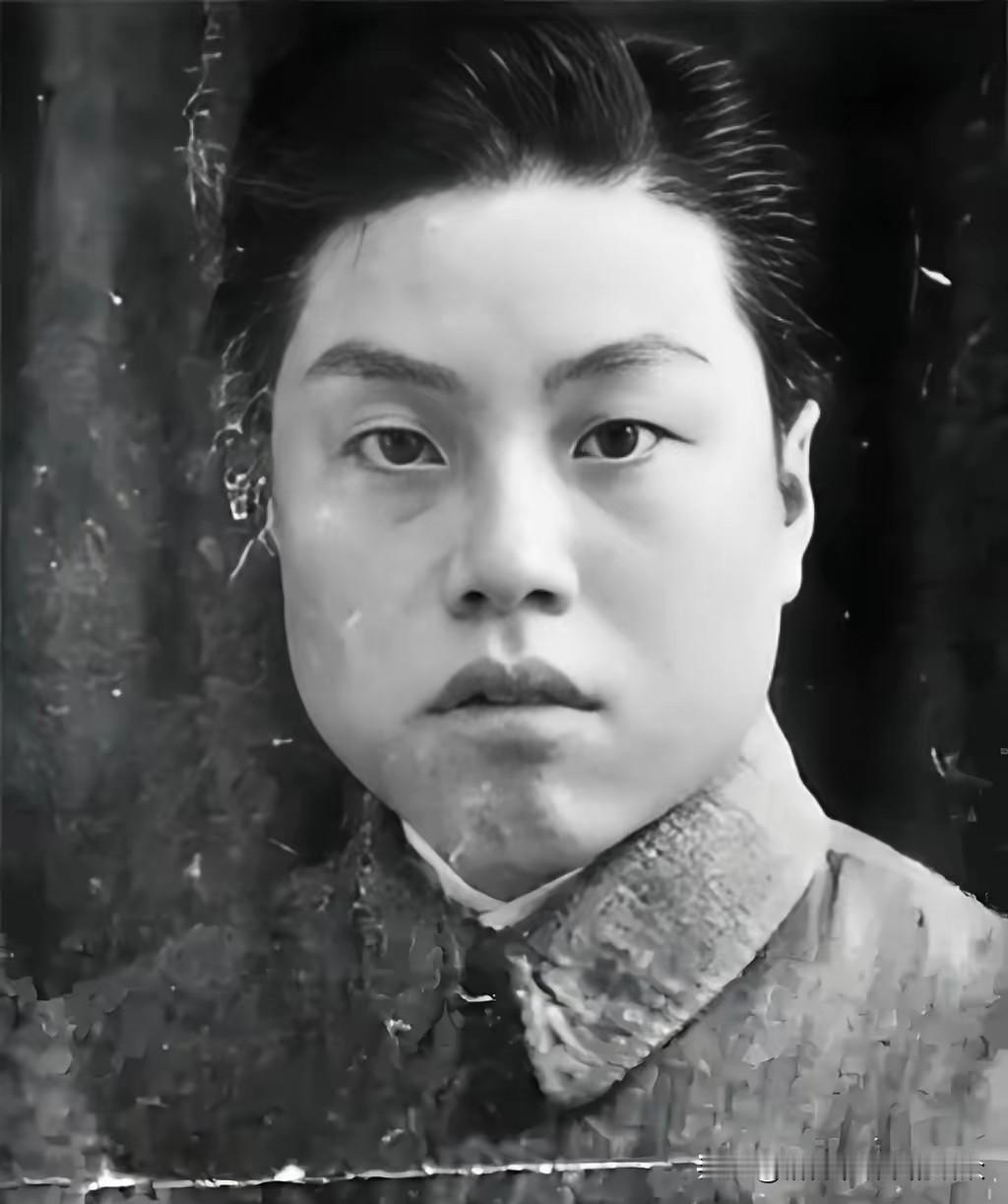 致敬隐蔽战线的忠魂。​​另一个副官是吴石将军的福州同乡王正均，不是陈宝仓中将。