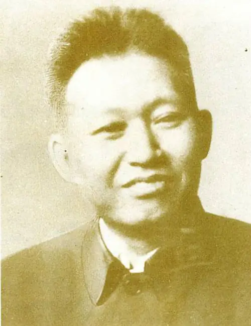 1935年初，在遵义这个西南小城里，一场关乎中国革命生死的会议悄悄展开。会上