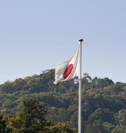 日本前首相曾表示，中国当年之所以放弃日本的战争赔偿，是因为日本答应了中方的要求，