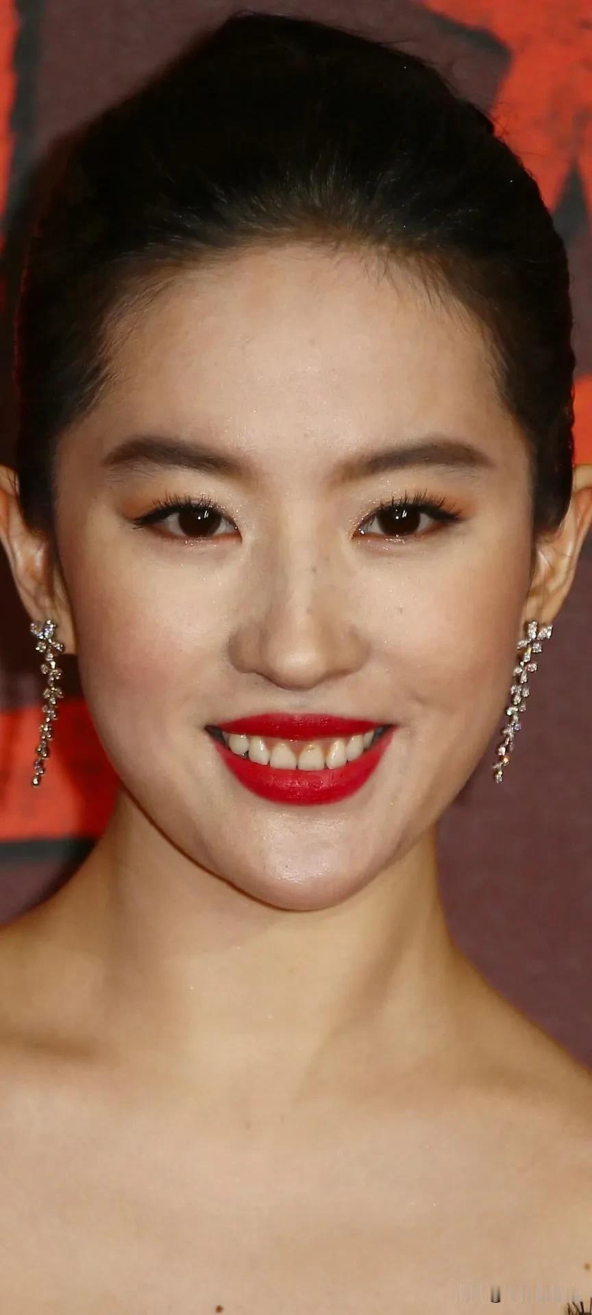 刘亦菲"女神驾到"盛世容颜"怼脸拍"怼脸拍大脸