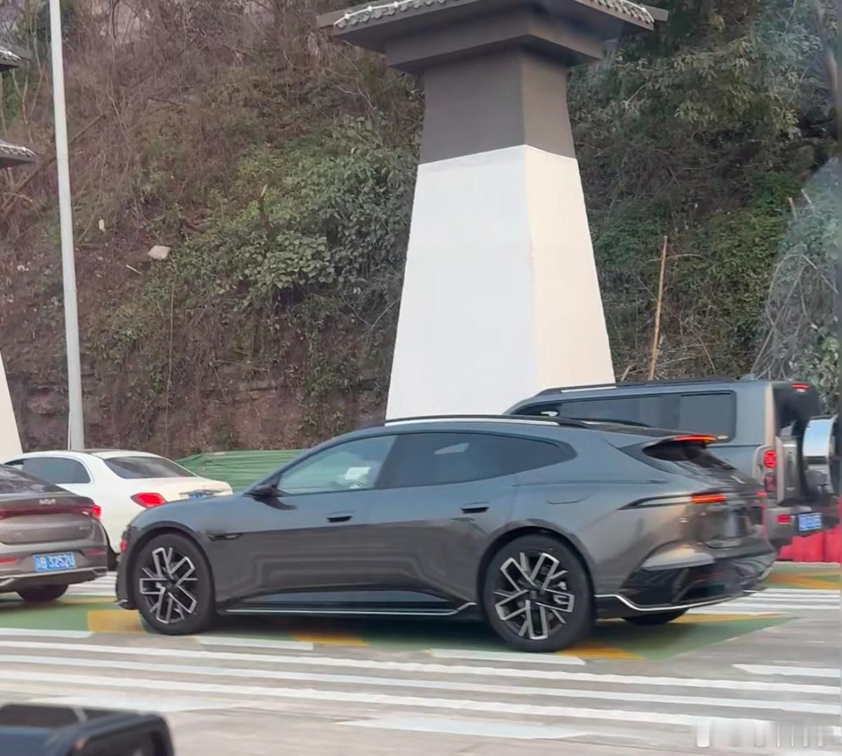 阿维塔06T，行不行？我感觉屁股还是短了。大v聊车