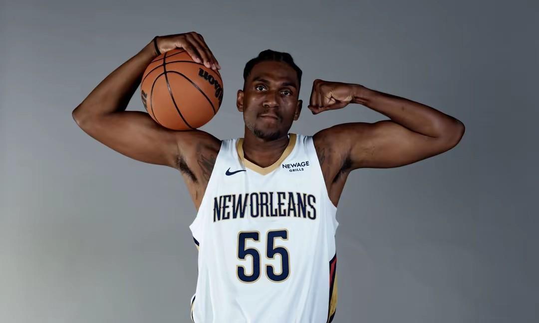 勇士在卢尼身上没有坑骗鹈鹕，是季前赛受伤今年夏天，勇士队放弃了卢尼，后者以2年