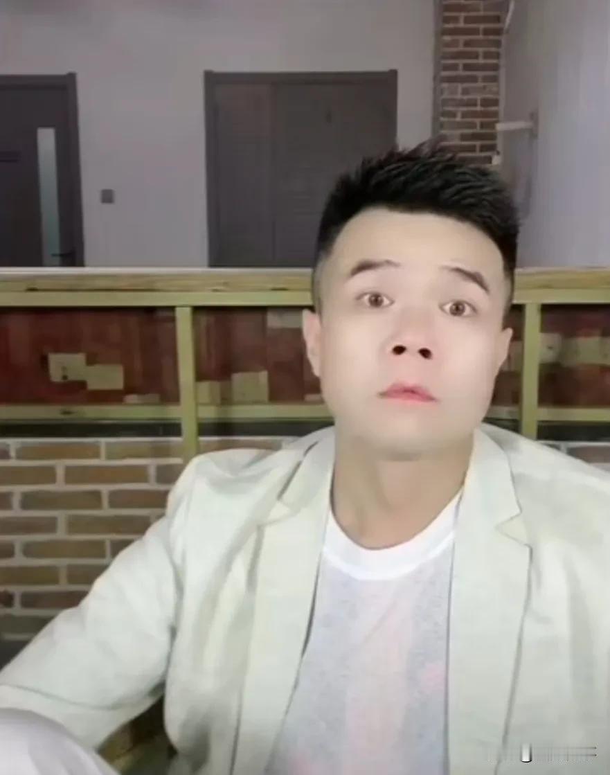 小胖深夜落泪感恩驴家铁粉，我能做的就是维护好这个家！我没