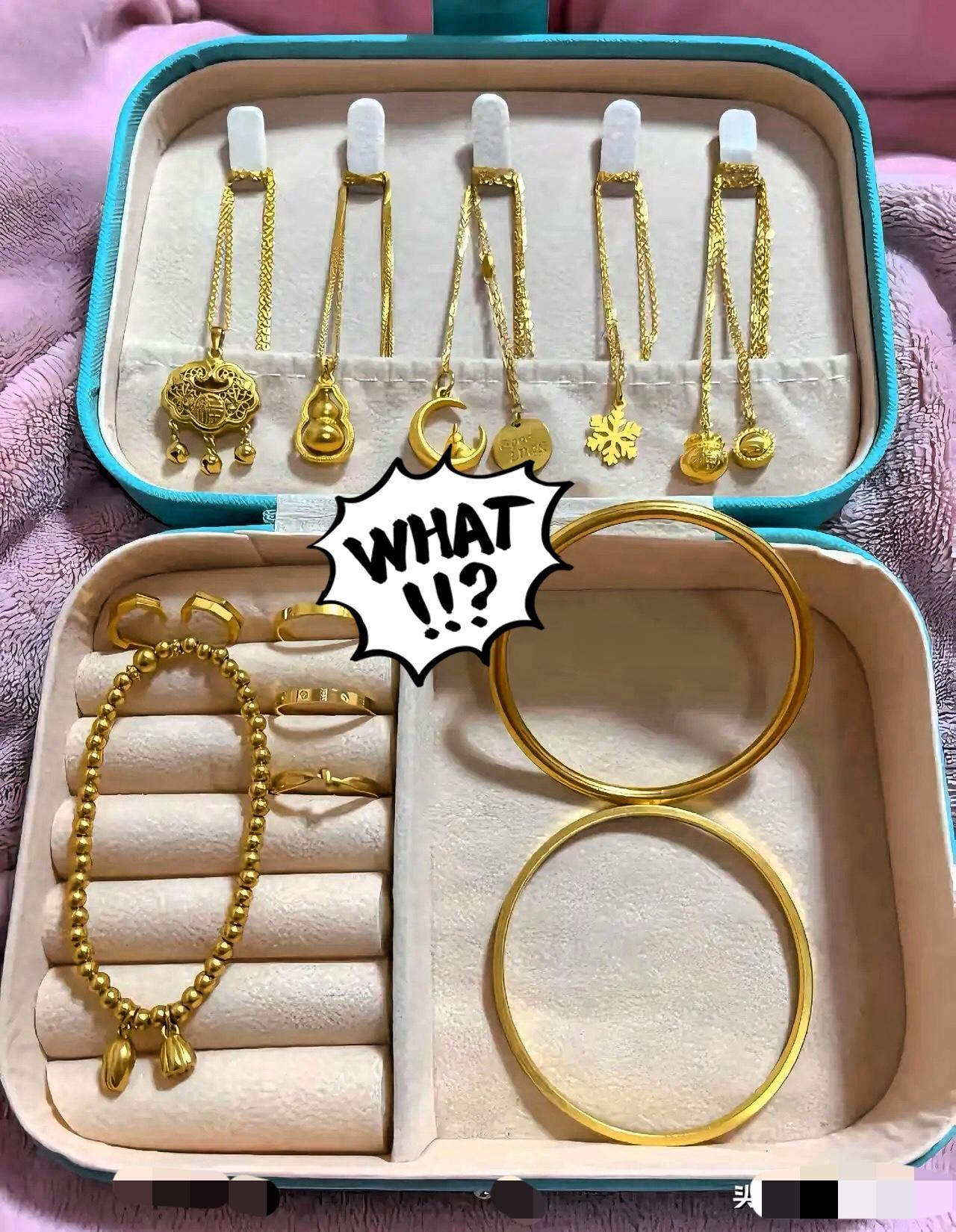 我问在金店上班的表姐，黄金暴跌，金店金饰能不能买。表姐一听，惊讶地凑我耳