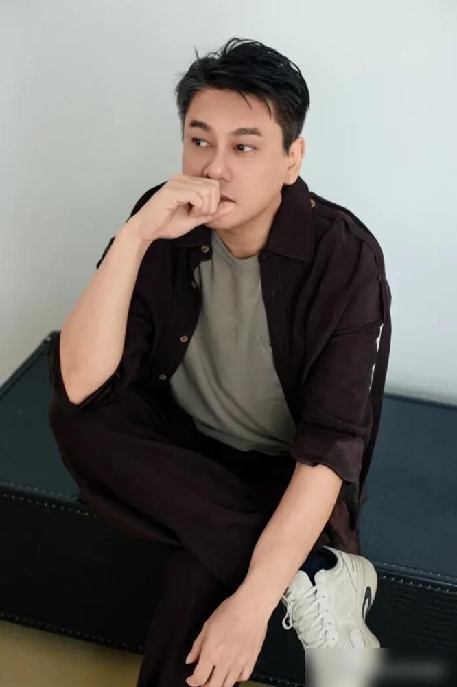 朱孝天原来是被踢出F4的，当z本不需要你的时候，你哭是错笑是错，就连静默都是错。