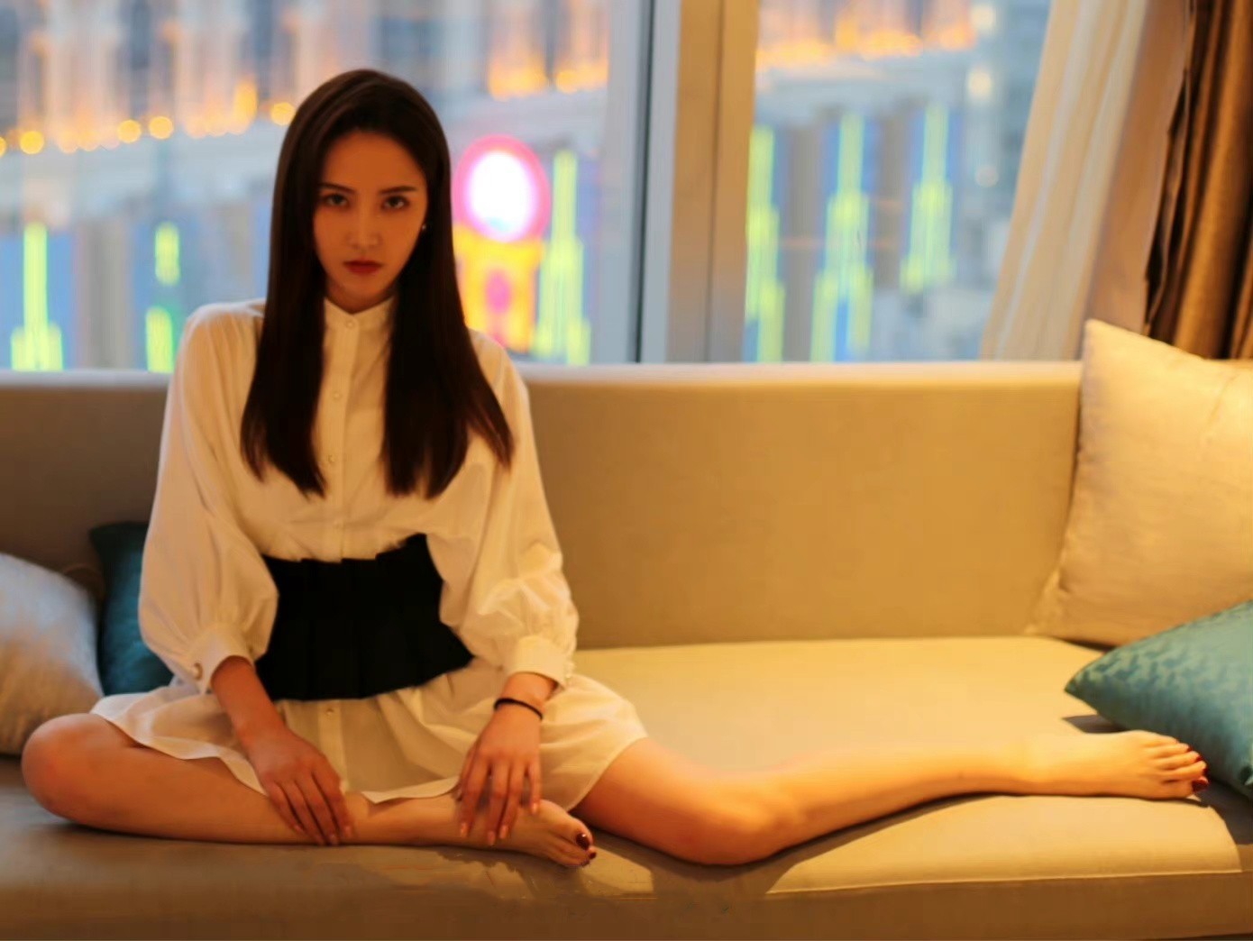 李丹儿：光脚丫妆造型图集