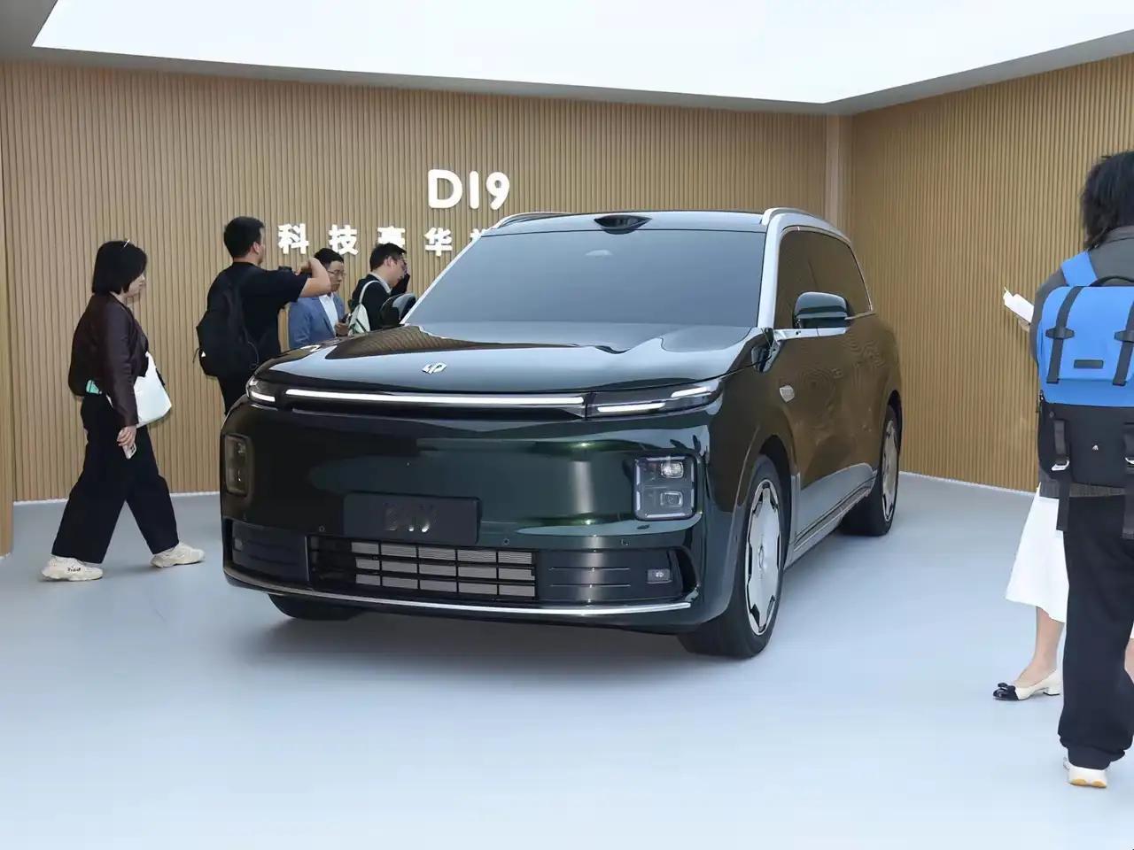 这就是赤裸裸的现实啊：电车1年电费1000元油车1年油费10000元电车5