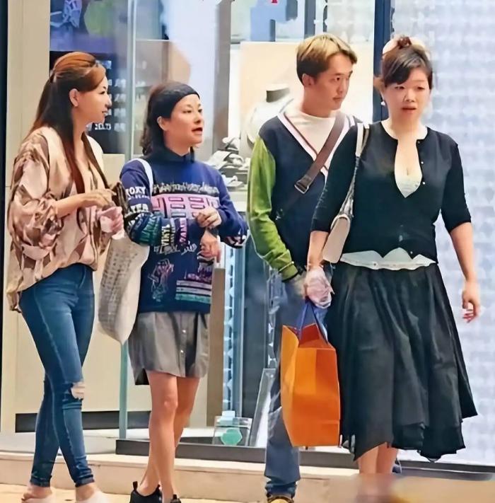 香港最怂的富二代邓兆尊，他守着15亿遗产躺吃了27年，利息滚到17亿。3个女友同