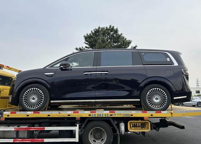 新一个时代，重新定义mpv，鸿蒙智行的智界V9能不能做到并不知道呀。我感觉今天晚