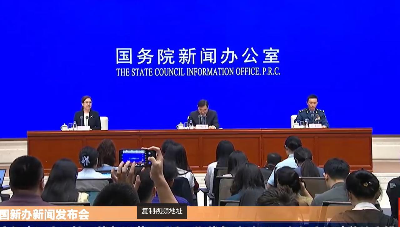 9.3阅兵，最值得期待的几款先进装备：1、六代机。歼-36和歼-50，会同时亮