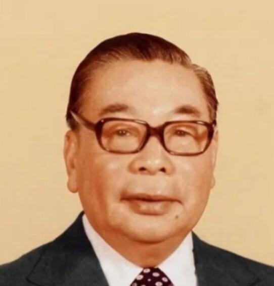1985年，蒋经国对美国《时代》杂志说，我的家人不能、也不会竞选下一任总统。同年