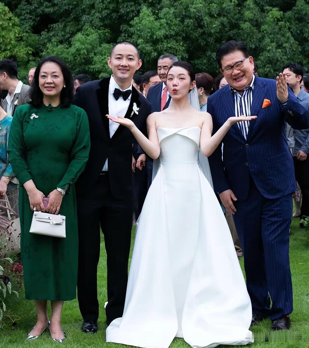 曹可凡关门弟子结婚，夫妻两个到场祝贺！新娘沈寺良，艺名沈诗淇，曹可凡的关门弟