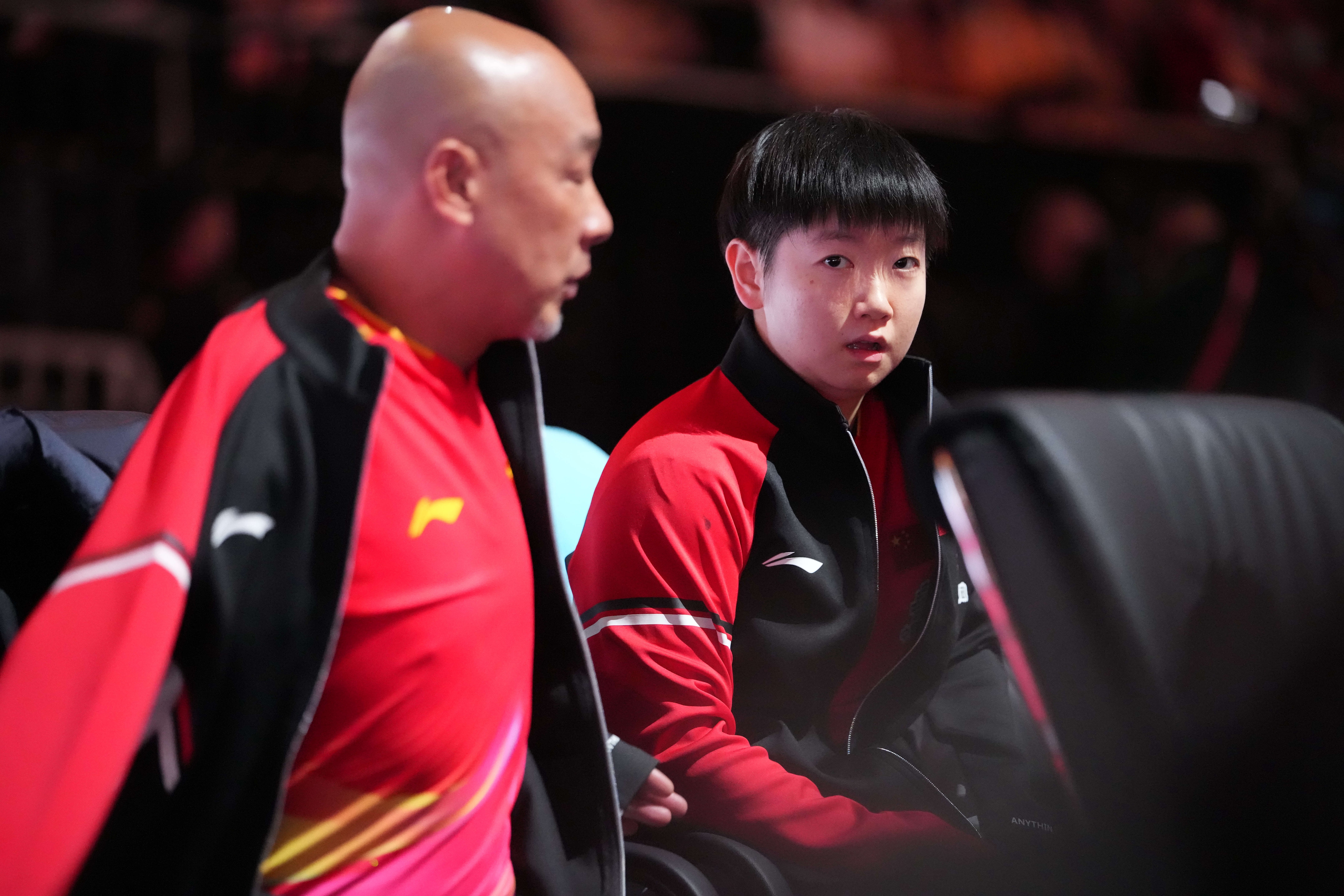 孙颖莎旁边加我一个位置please