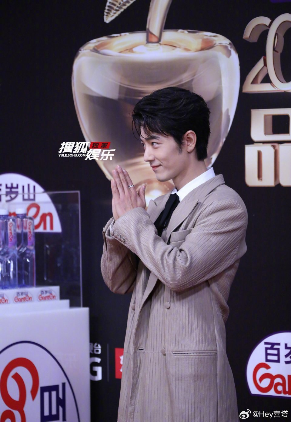 肖战今晚是小王子肖战黑马踏火破空而来看来肖战今晚是小王子吧黑马踏火破空而来~红