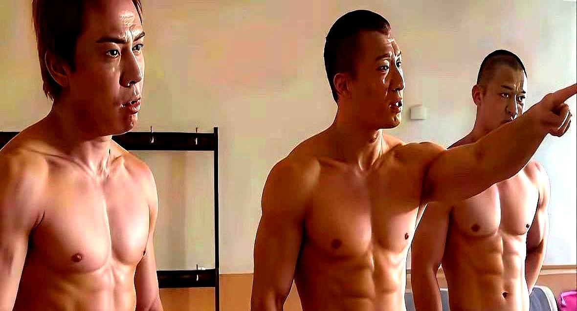 弟弟被砍了整整42刀。倒在血泊里，人还活着。这是张宝林，石家庄真实黑老大，刘