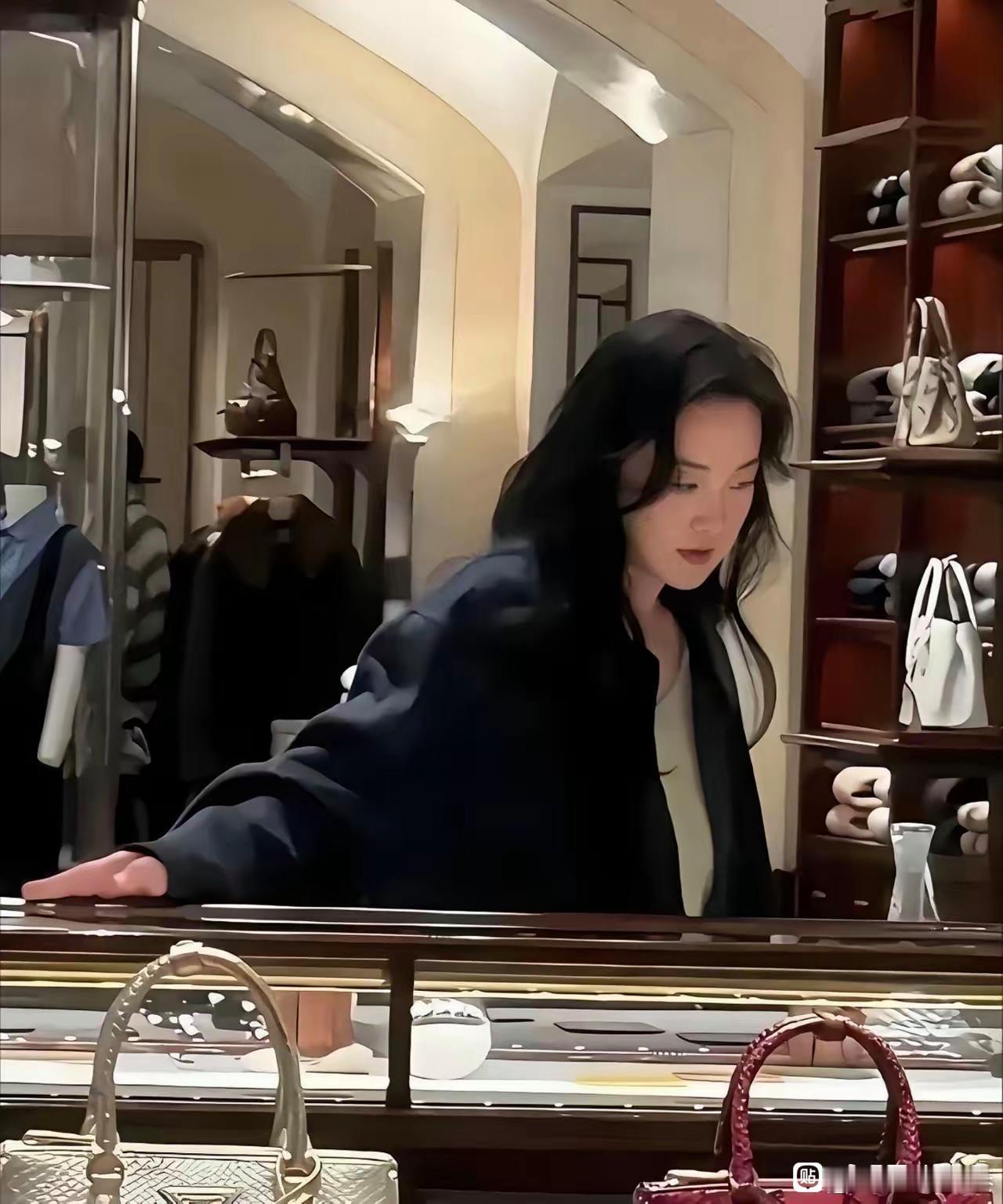 贾玲会一直这样下去吗？！贾玲现在已经不是简单的胖、瘦的问题了，她很少在公众面前露