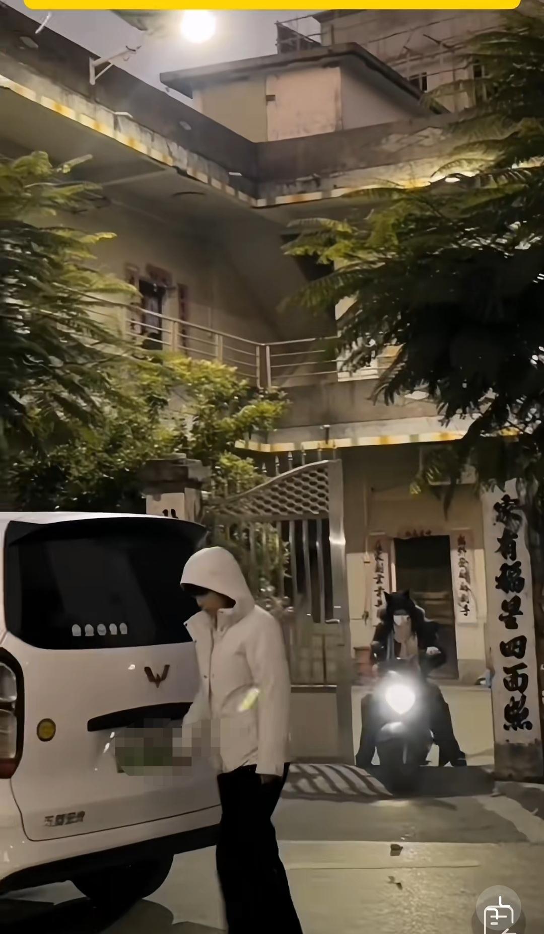 2026年1月6日晚上，有网友在村里偶遇了全红婵，她家这两天正在拆老院子、平整地