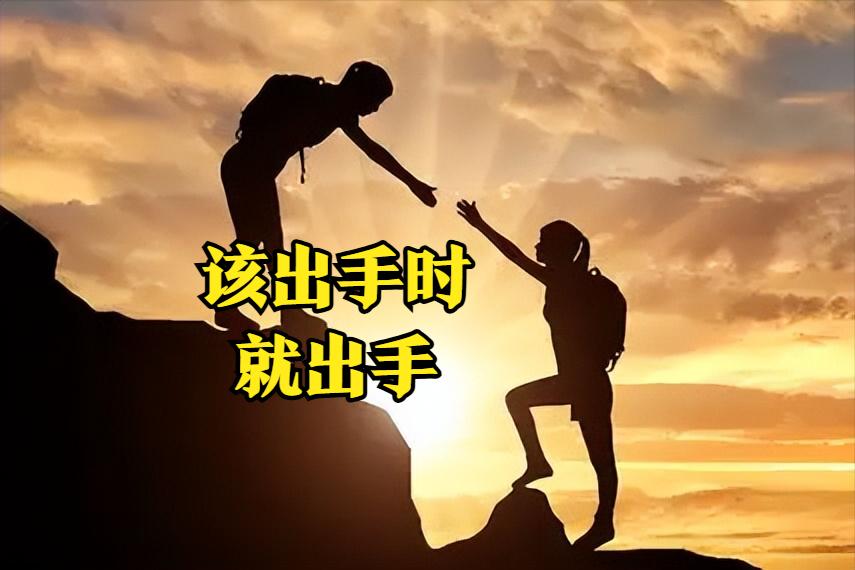 货车司机连打四次远光灯，后来我明白了他在说什么货车司机打了三次远光灯。后车以