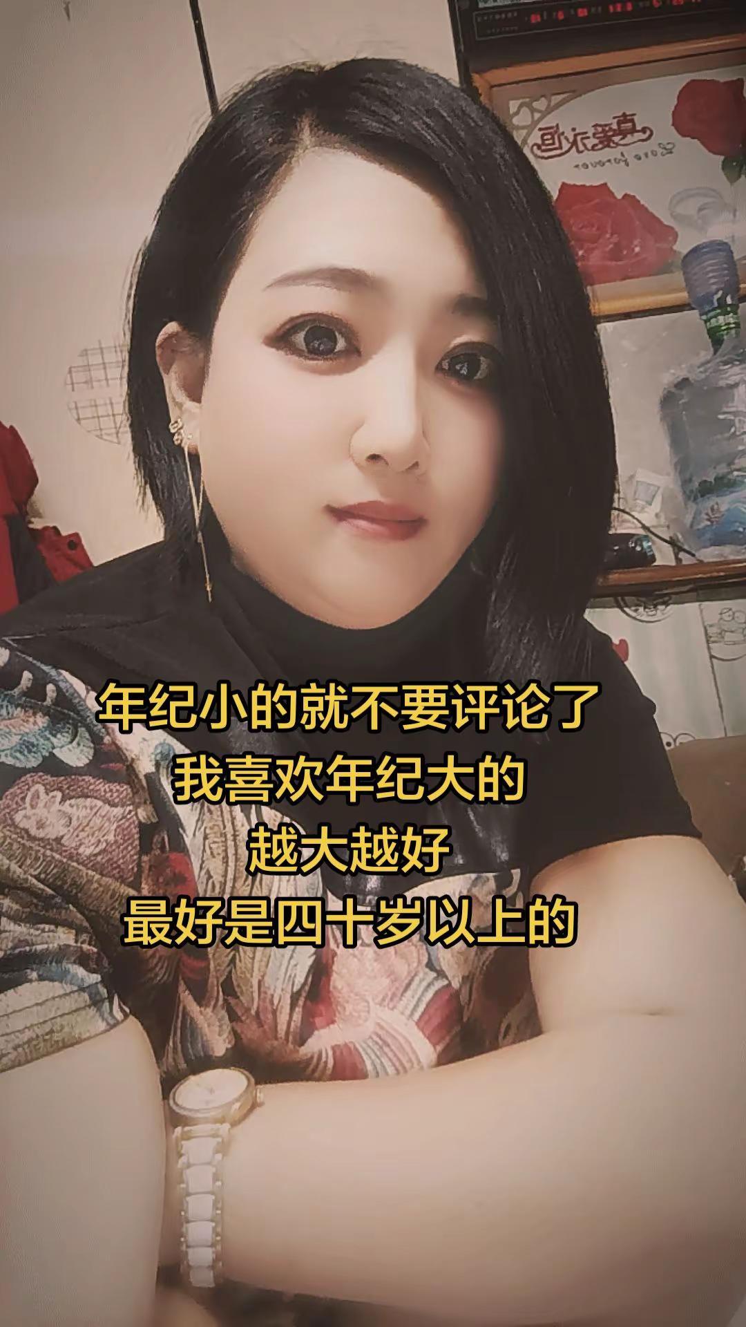 男人年纪越大越成熟稳重，有男人味道。