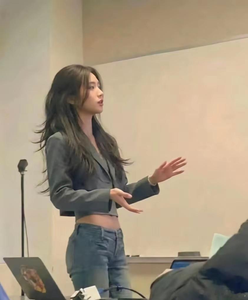 是不是男孩子都喜欢这种苗条女孩啊