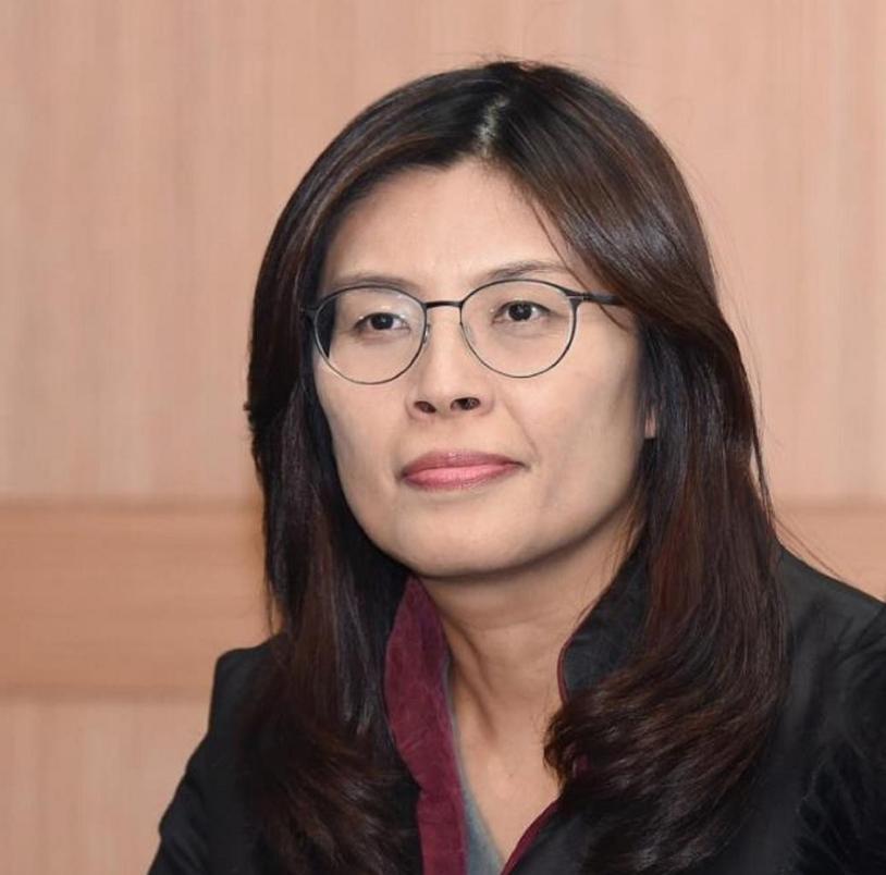 蓝党共有7位前任主席，有5位出席了郑丽文的就职典礼，没有出席的两位是连战和吴敦义