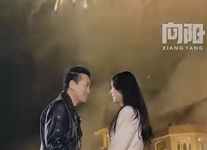 杨子又在社交平台发很多年以前和前妻黄圣依的照片。而且还在下面配文：“