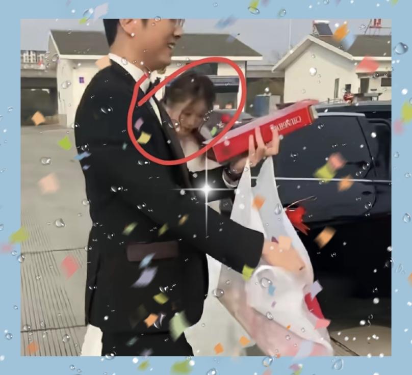 李婷与新郎老公，在高速服务区休息，向车友路人发烟发喜糖！两人都是普