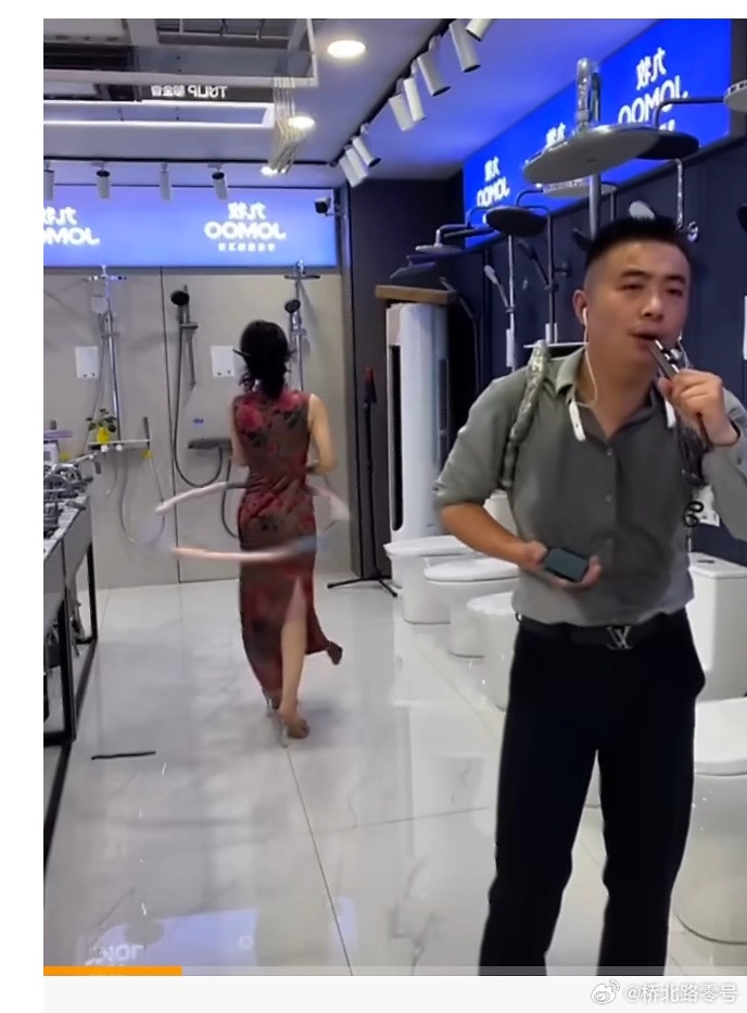 卷不卷，看看他俩……热点观点​​​