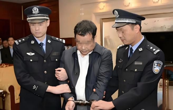 中国当务之急，是查内鬼、抓间谍！就在7月18日，国安部曝光了一起境外间谍勾结国内