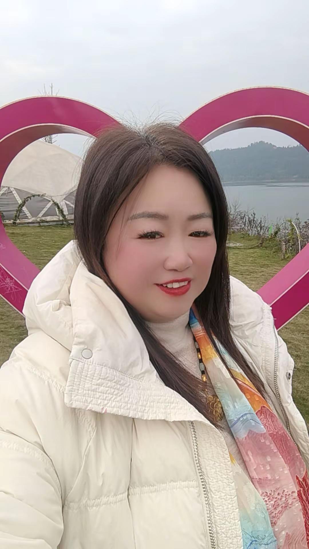 微胖女人美不美忘掉年龄