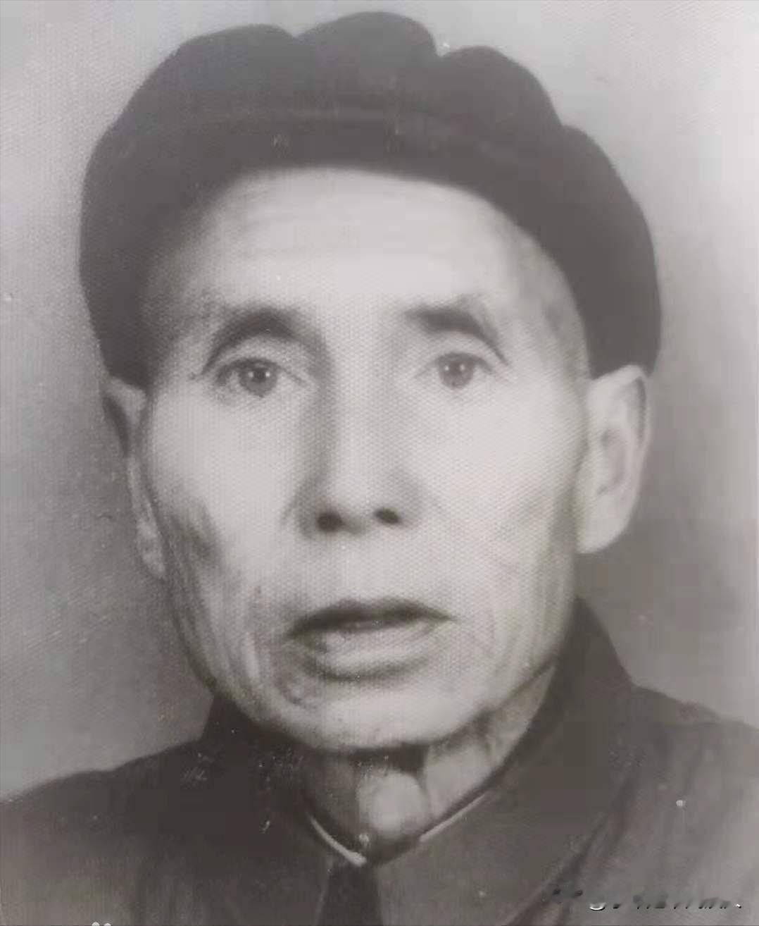 公秉藩公秉藩（1900年—1982年1月2日），字屏轩。陕西扶风人。中将。中