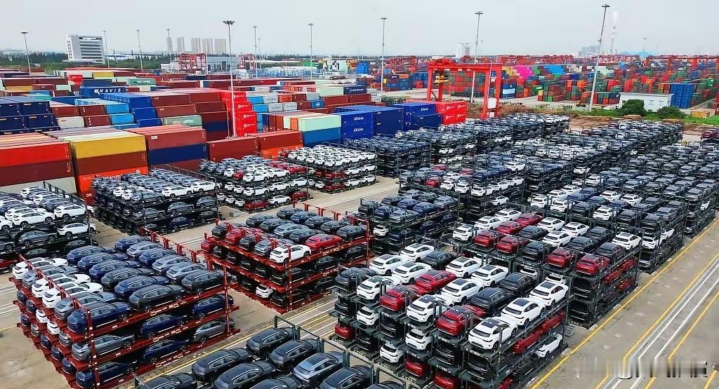 德国公开示好中国德国直接给中国车企送了个大礼！当地时间周一，德国宣布搞3