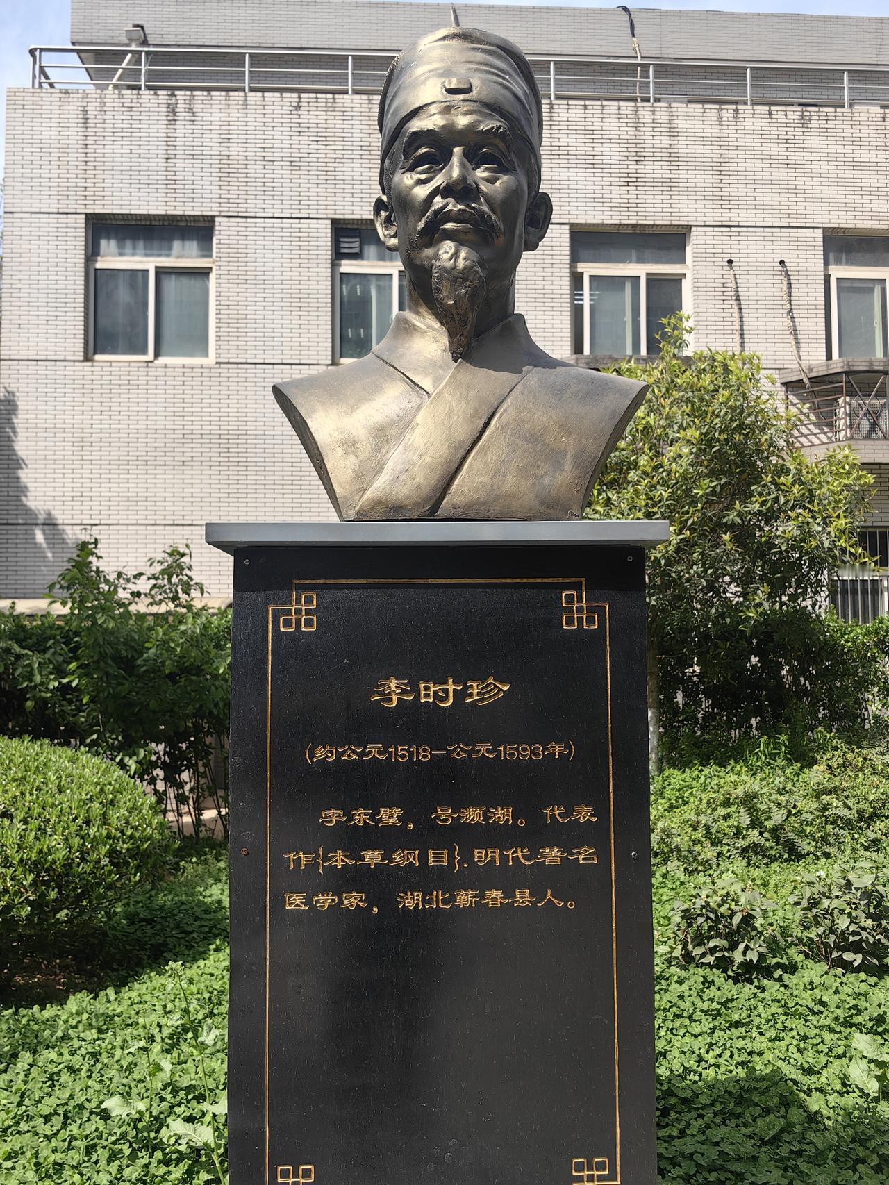 痔疮手术后第三天，我坐卧不宁，备受折磨！昨天是我痔疮手术后的第三天了，屁股坠