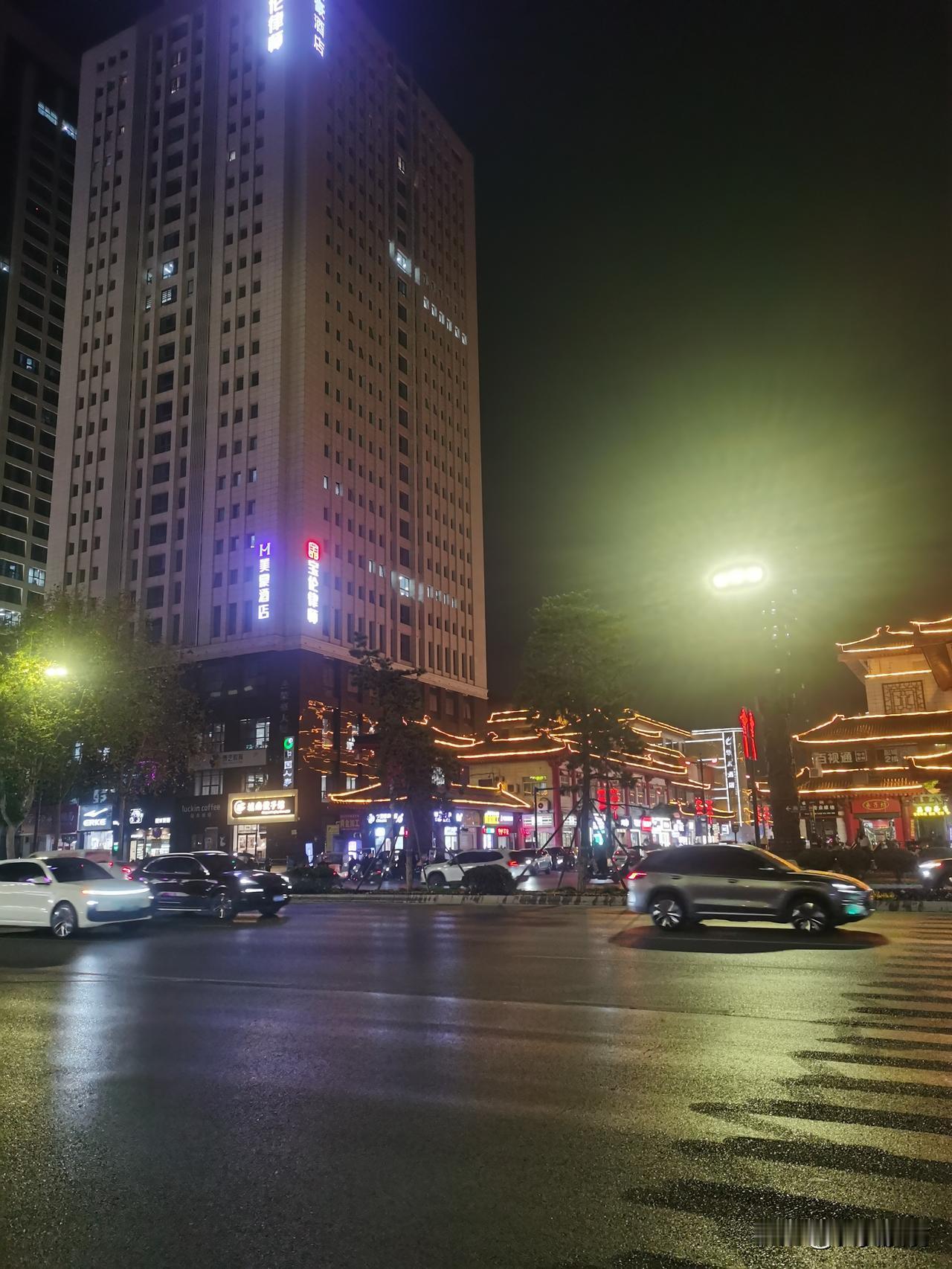 你对当今社会感觉最无奈的是什么?最无奈的就是对就业年龄的歧视。50多岁，离退休