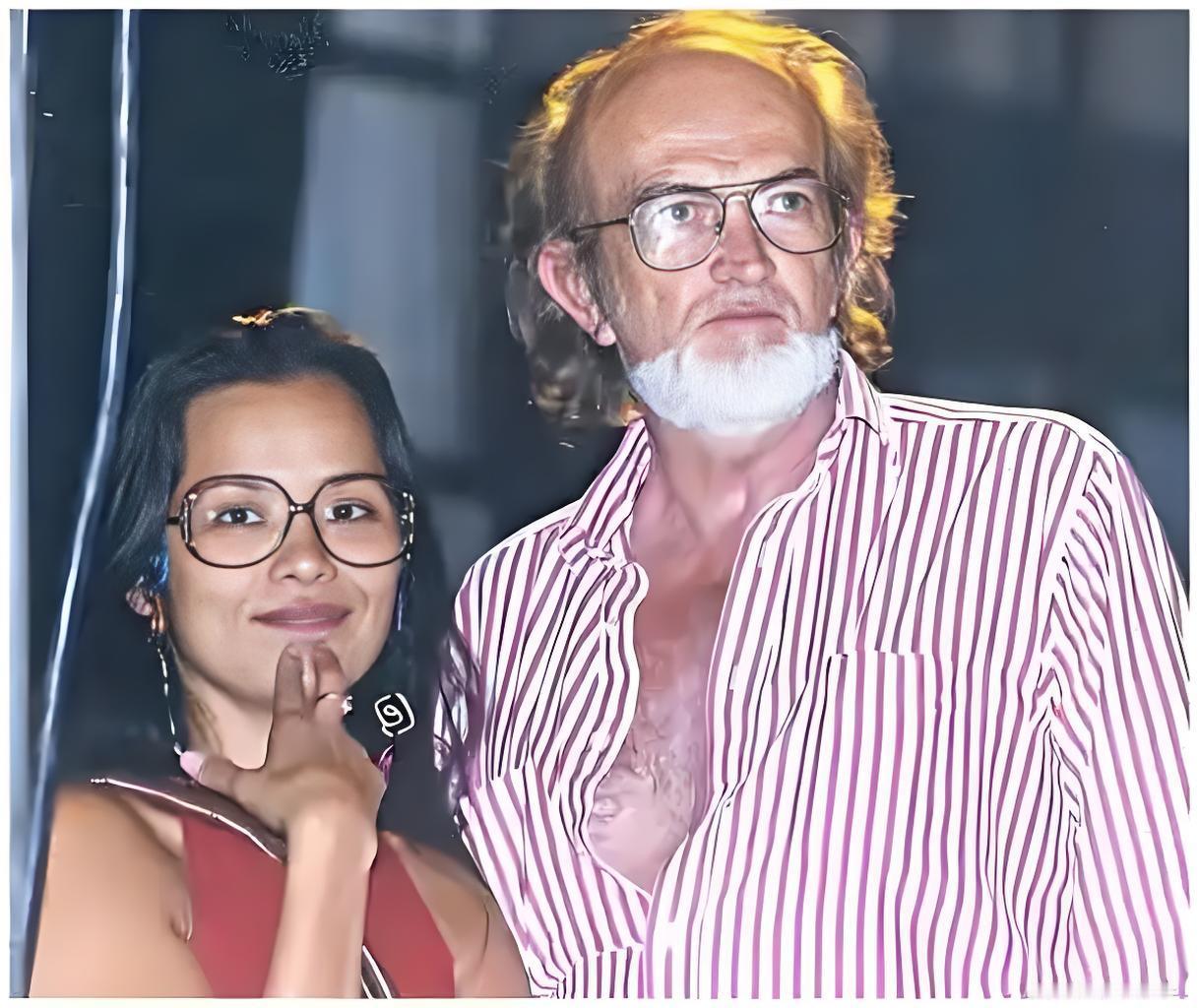2003年，韦唯开车下坡，刹车却突然失灵，那惊险一刻，仿佛死神擦肩而过。修车师傅