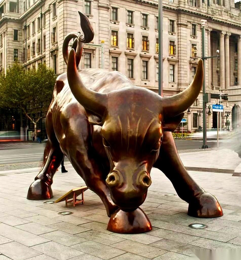 我跟你说，股市里最好笑的事，就是两拨人吵了半天，结果发现去的是同一个地方。一拨