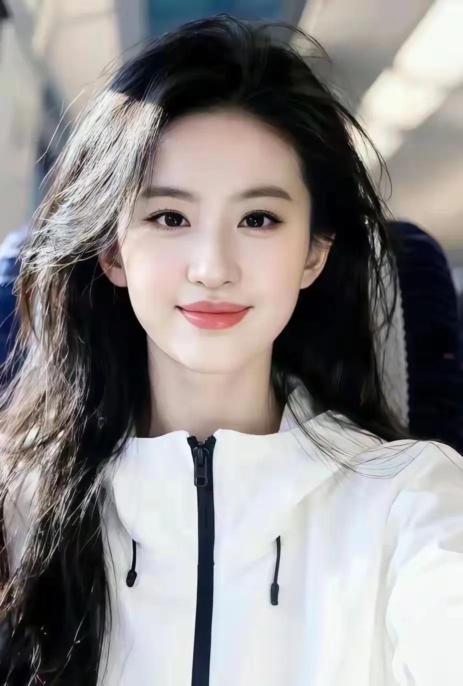 洗尽铅华，方显芳华！你喜欢刘亦菲吗人间芳华