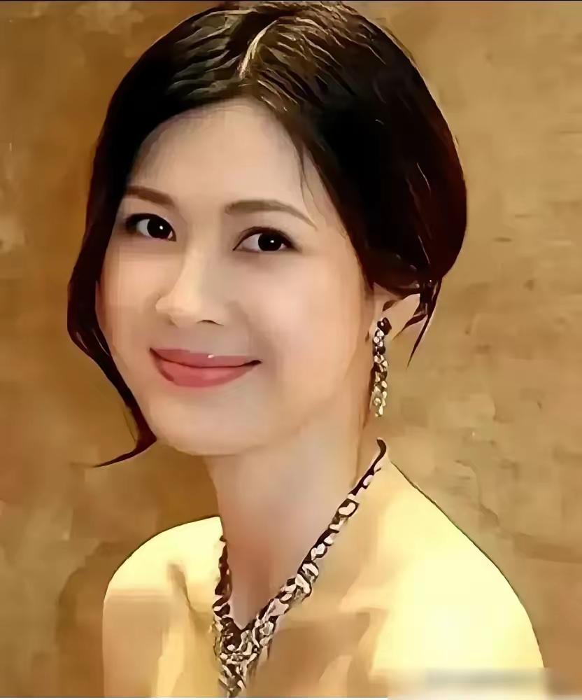 她曾经是多少男人的梦中情人，比许晴还美，气质美貌女神。