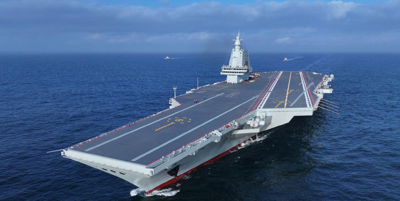 超级震撼：中国电磁弹射技术全面碾压美军！8月8日下午，当歼-15T从福建舰甲板