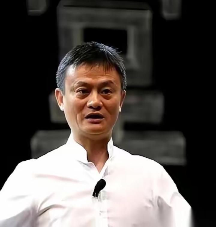 承认吧。现在哪怕你卡里只有三五万存款，只要你死活不碰理财、不搞投资，老老实实把钱